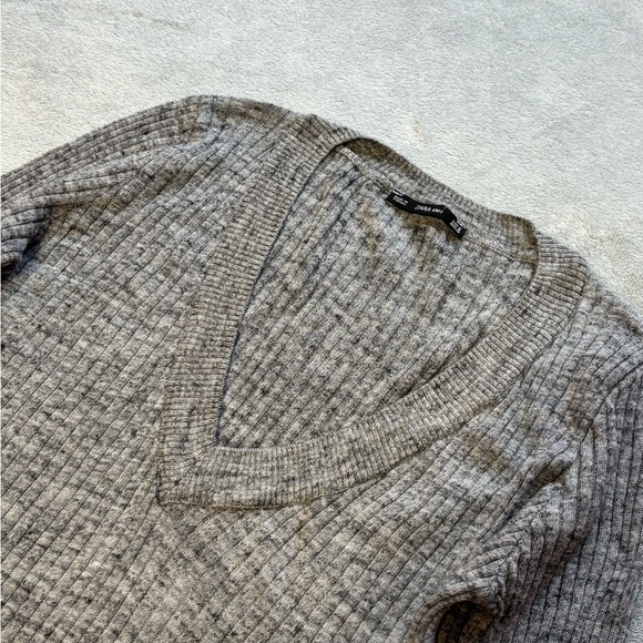 Zara Knit Grey V-Neck Dress - Picture 5 of 7